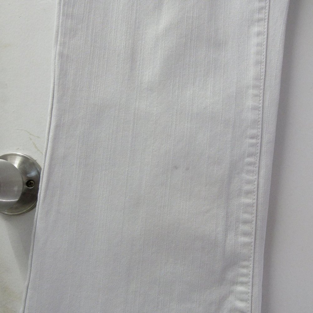 Liz Claiborne White Jeans Size 10 - Picture 2 of 16